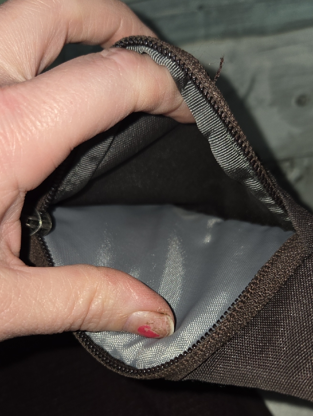 Patagonia red and black Atom 8L Sling Pack - Picture 8 of 10